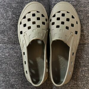 Vans Slip-On TRK Rubber Shoe Women’s 5.5 | Boys 4.0